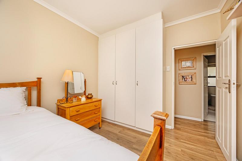 3 Bedroom Property for Sale in Uitzicht Western Cape